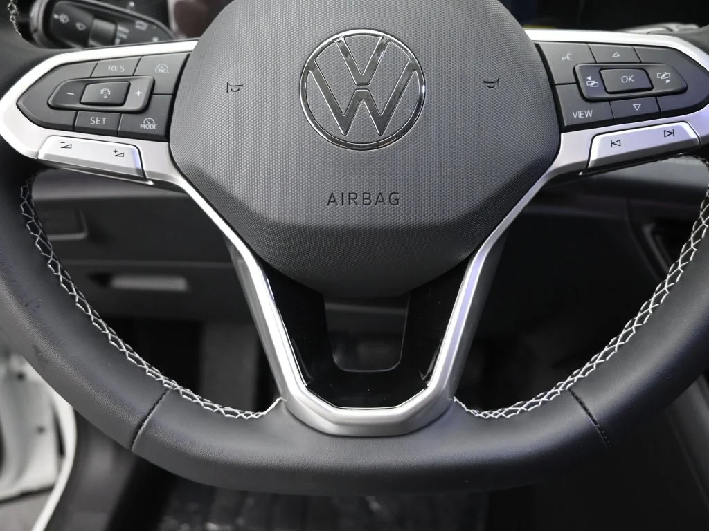 New 2026 White/off-white Volkswagen SE image 17