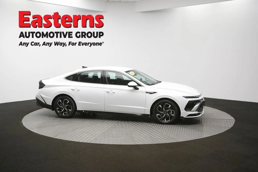 Used 2024 White Hyundai SEL image 46