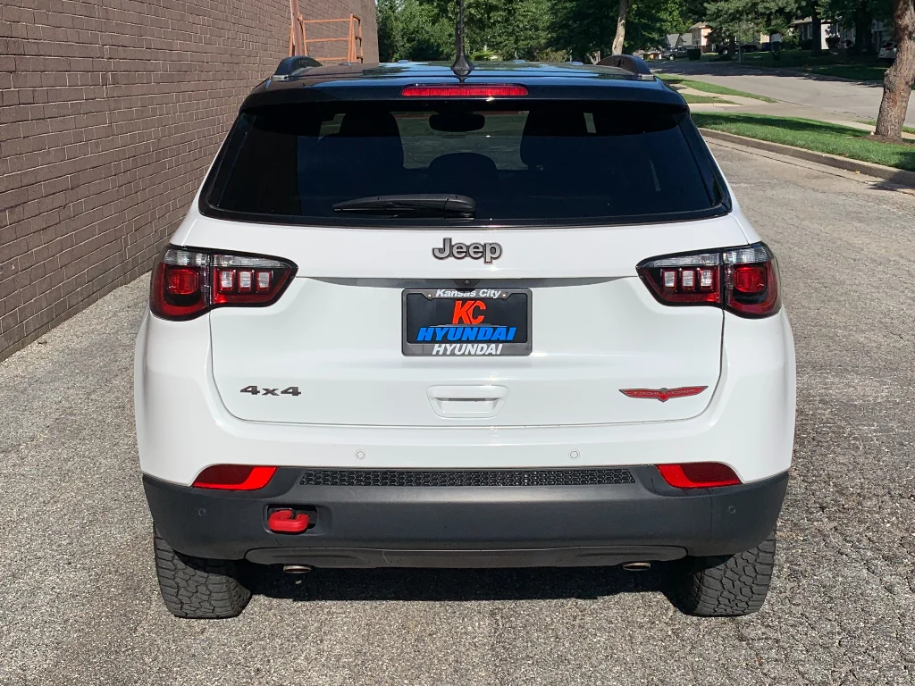 Used 2025 Bright White Clearcoat Jeep Trailhawk image 27