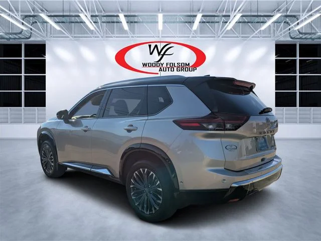 Used 2025 Gold Nissan Platinum image 5