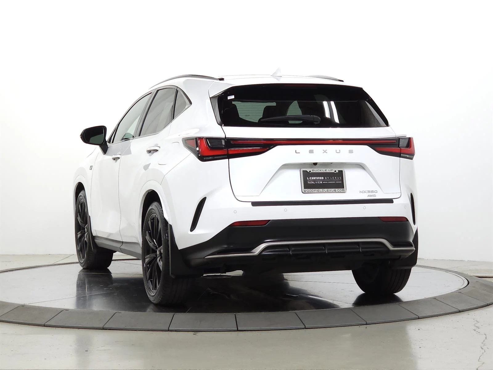 Certified Used 2024 Ultra White 083 Lexus F SPORT Handling image 6