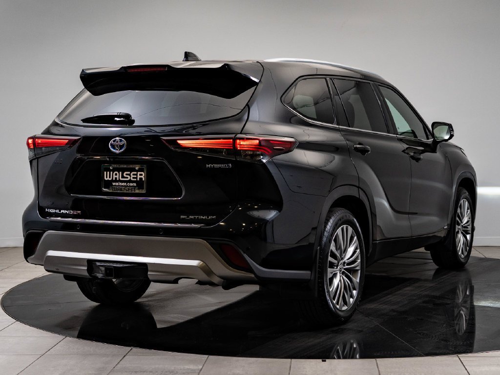Used 2024 Gray Toyota Platinum image 10