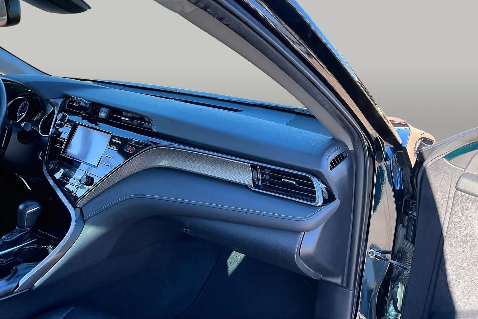 Used 2019 Galactic Aqua Mica Toyota SE image 15
