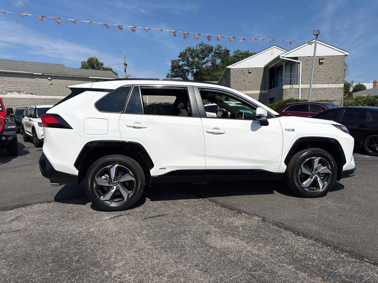 2023 Toyota RAV4 SE - Photo 7