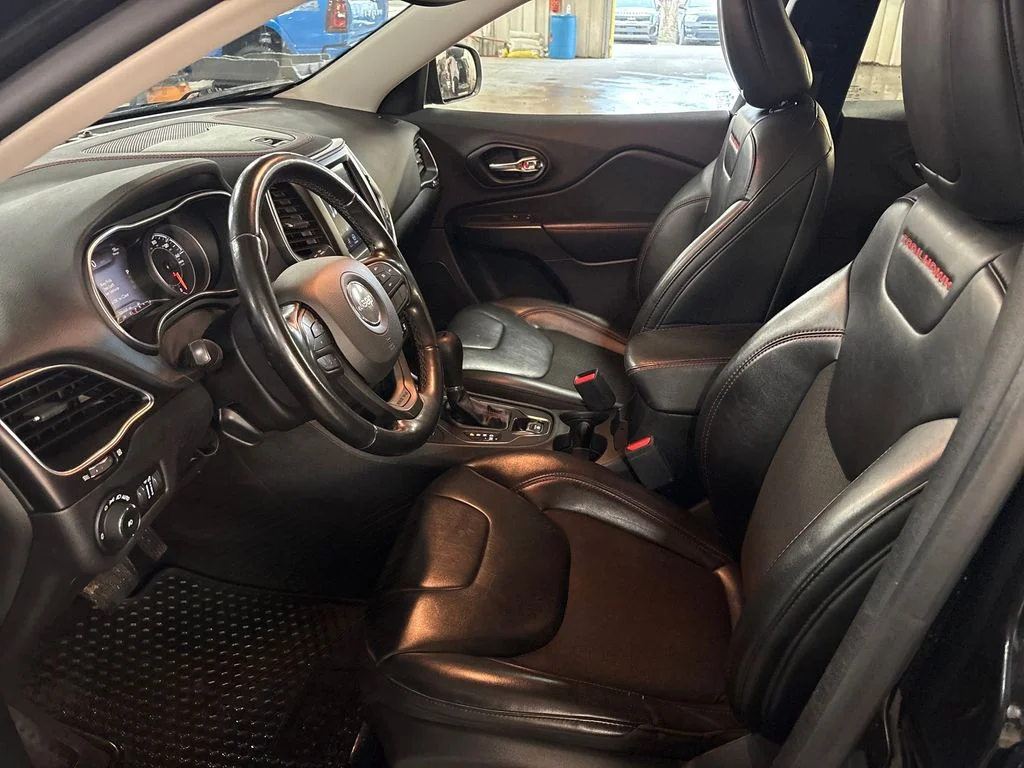Used 2020 Black Jeep Trailhawk image 14