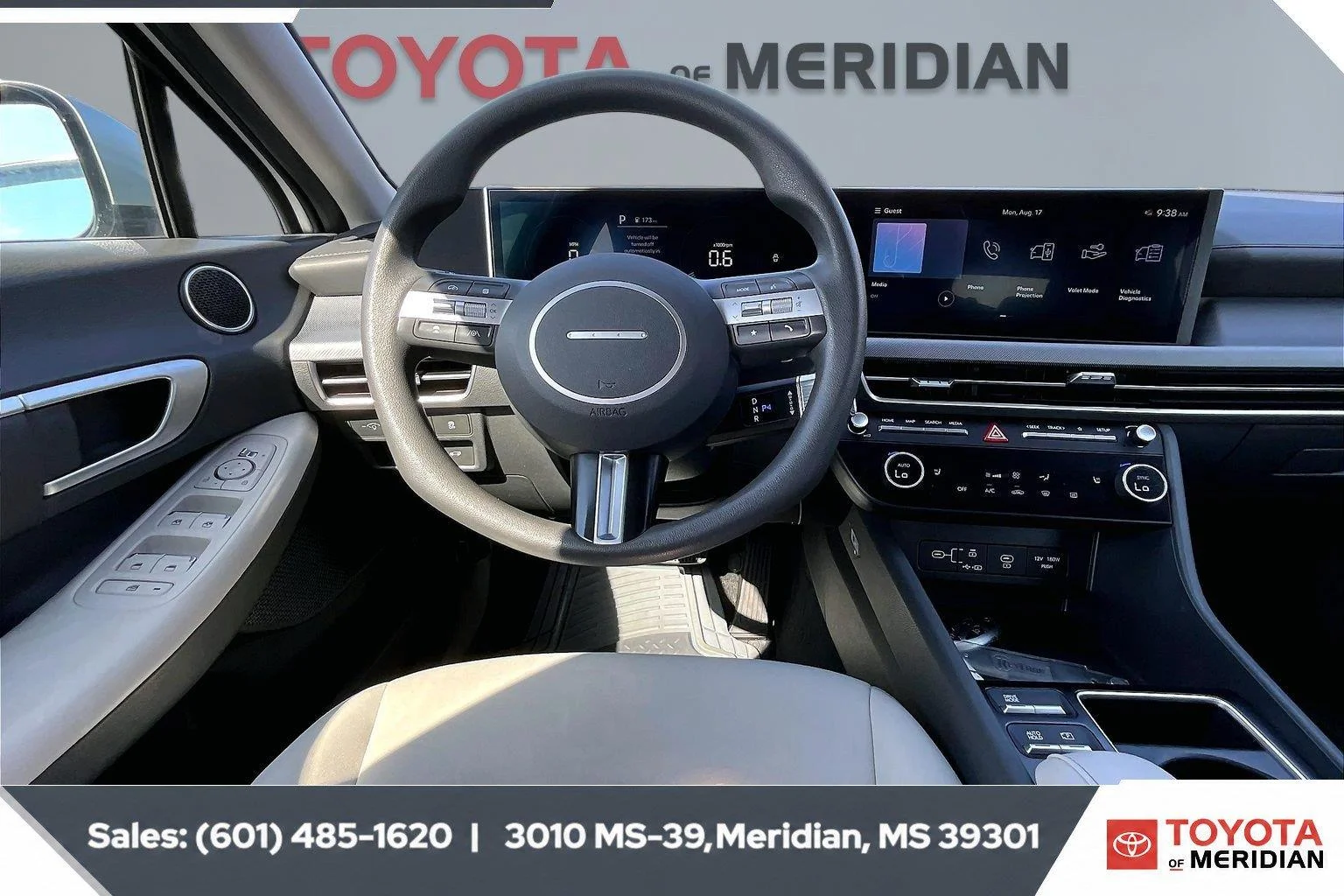 Used 2025 Aero Silver Hyundai SEL image 5