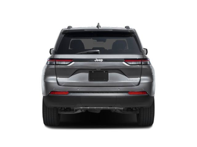New 2027 Sting-Gray Clear Coat Jeep Laredo Altitude image 8
