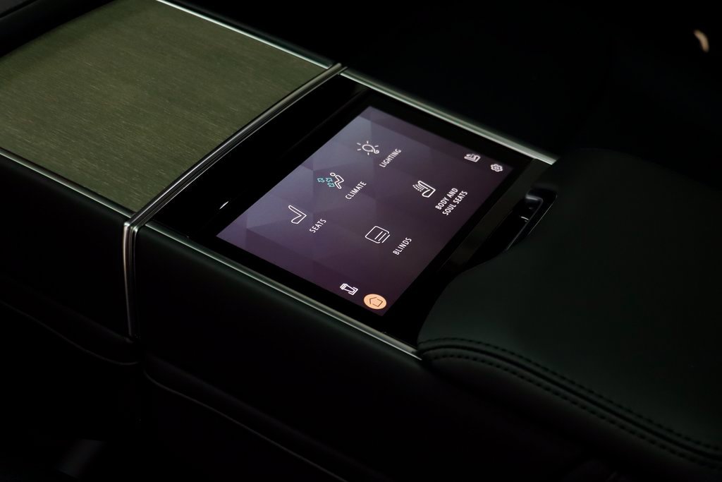 New 2026 Borasco Grey LAND ROVER SV Signature Suite image 20