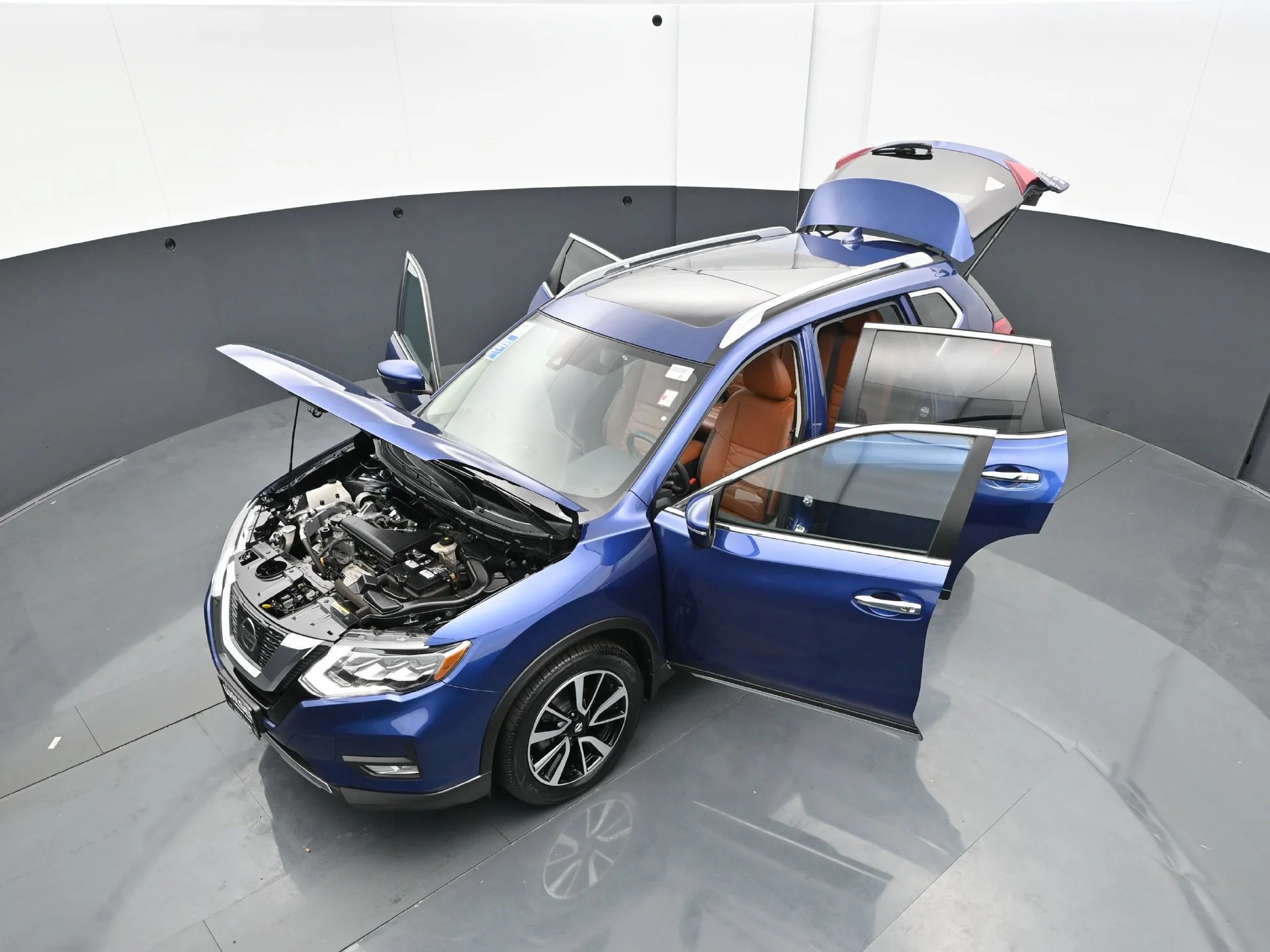 Used 2017 Caspian Blue Nissan SL image 43