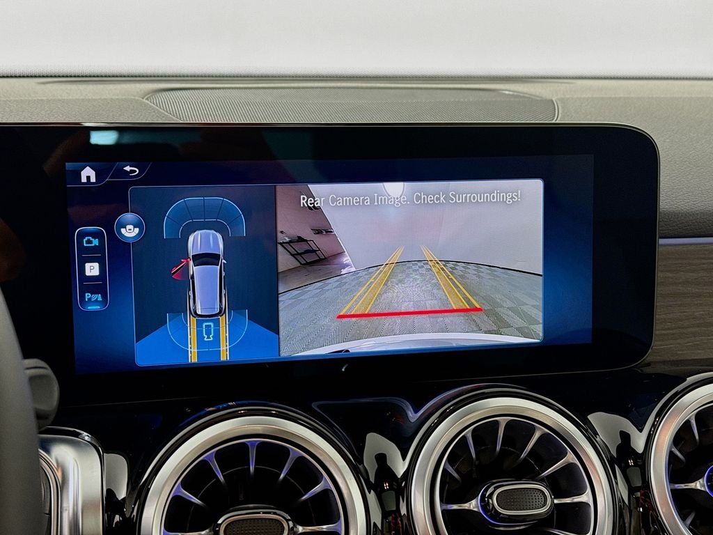 Used 2025 White Mercedes-Benz GLB 250 image 14