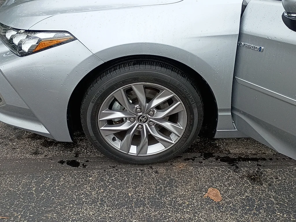2021 Toyota Avalon XLE, photo 10 of 12