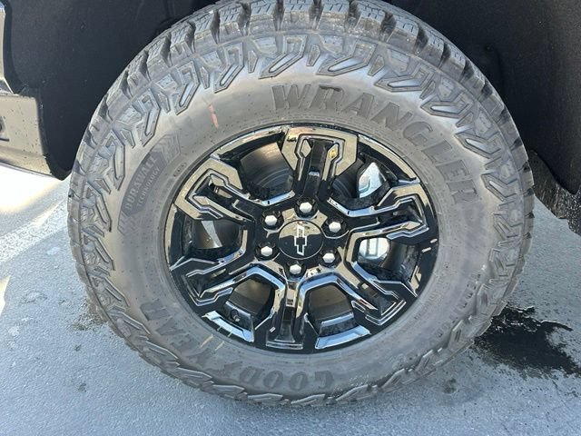 2026 Chevrolet Silverado 1500 ZR2 - Photo 13