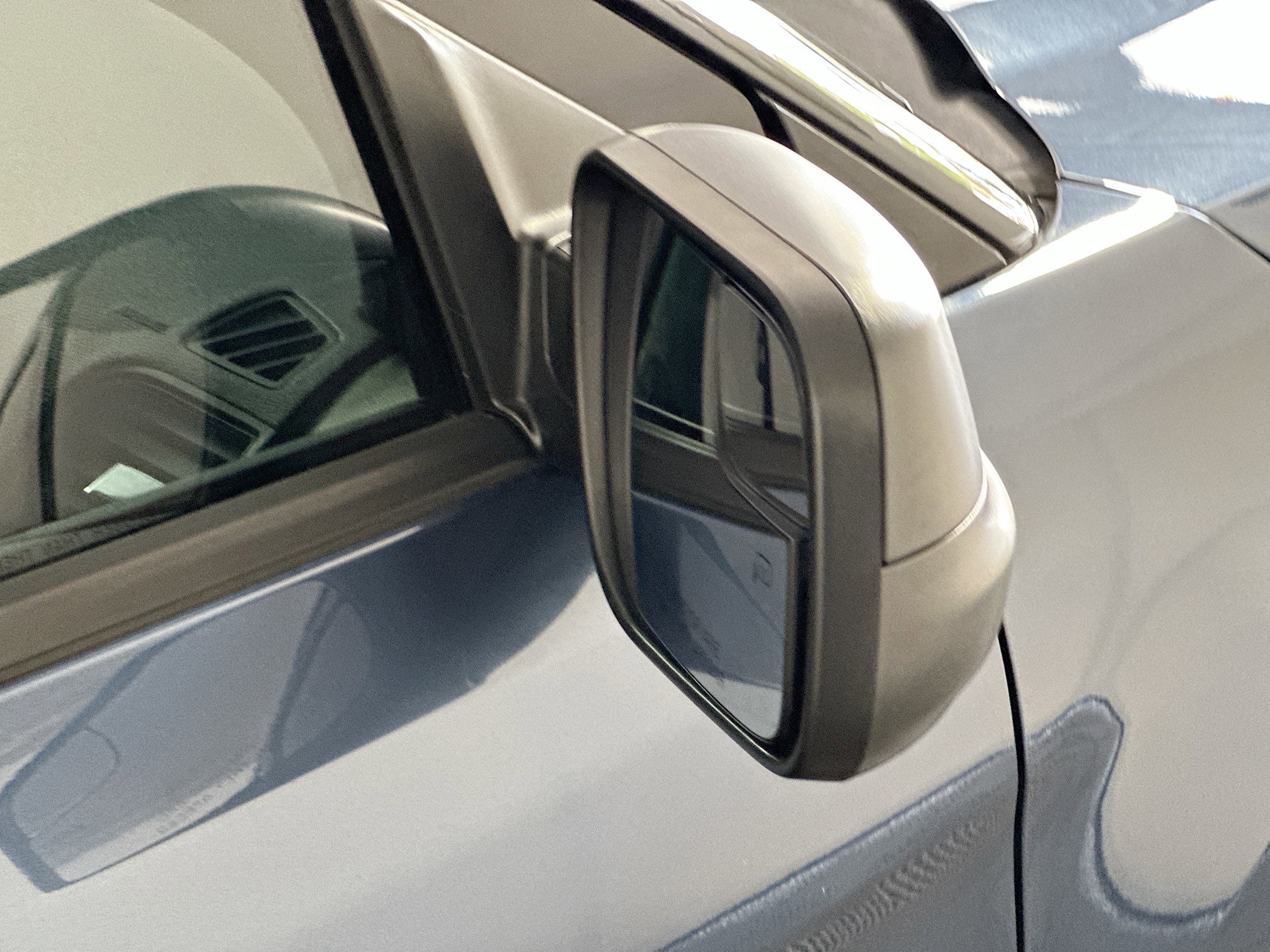Used 2019 Blue Metallic Ford Base image 10