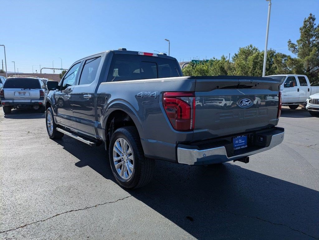 Used 2025 Gray Metallic Ford LARIAT image 5