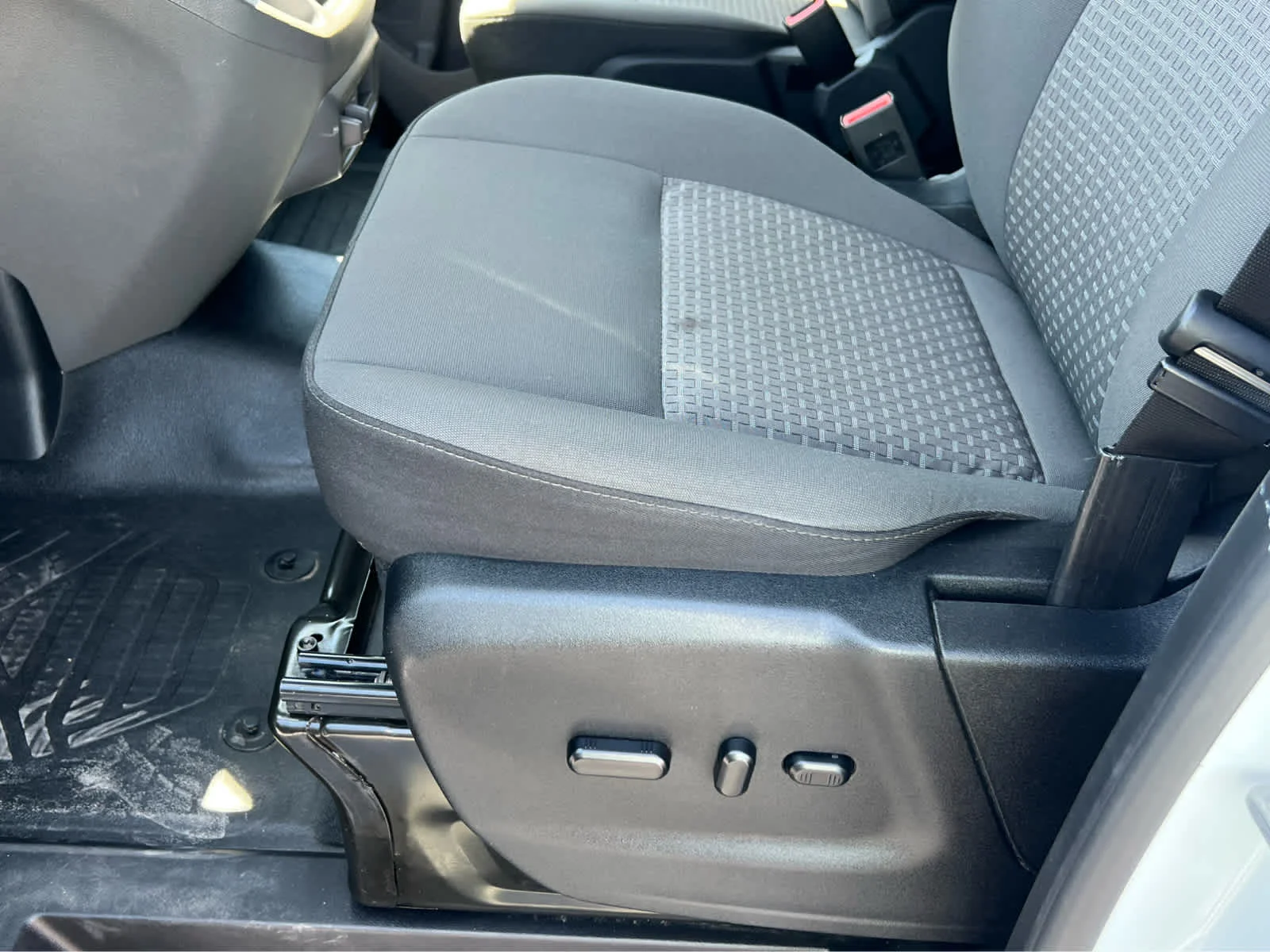2025 Ford Transit Passenger Van XLT - Photo 27