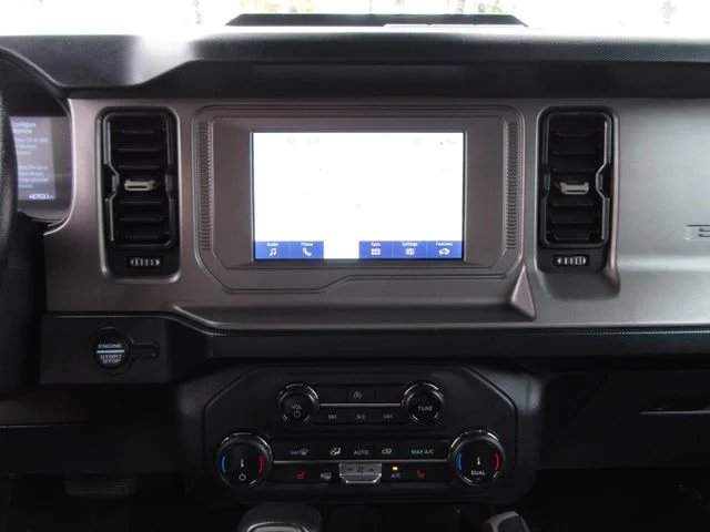 2022 Ford Bronco 4-Door Outer Banks - Photo 17