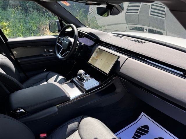 Certified Used 2025 Fuji White Land Rover S image 19