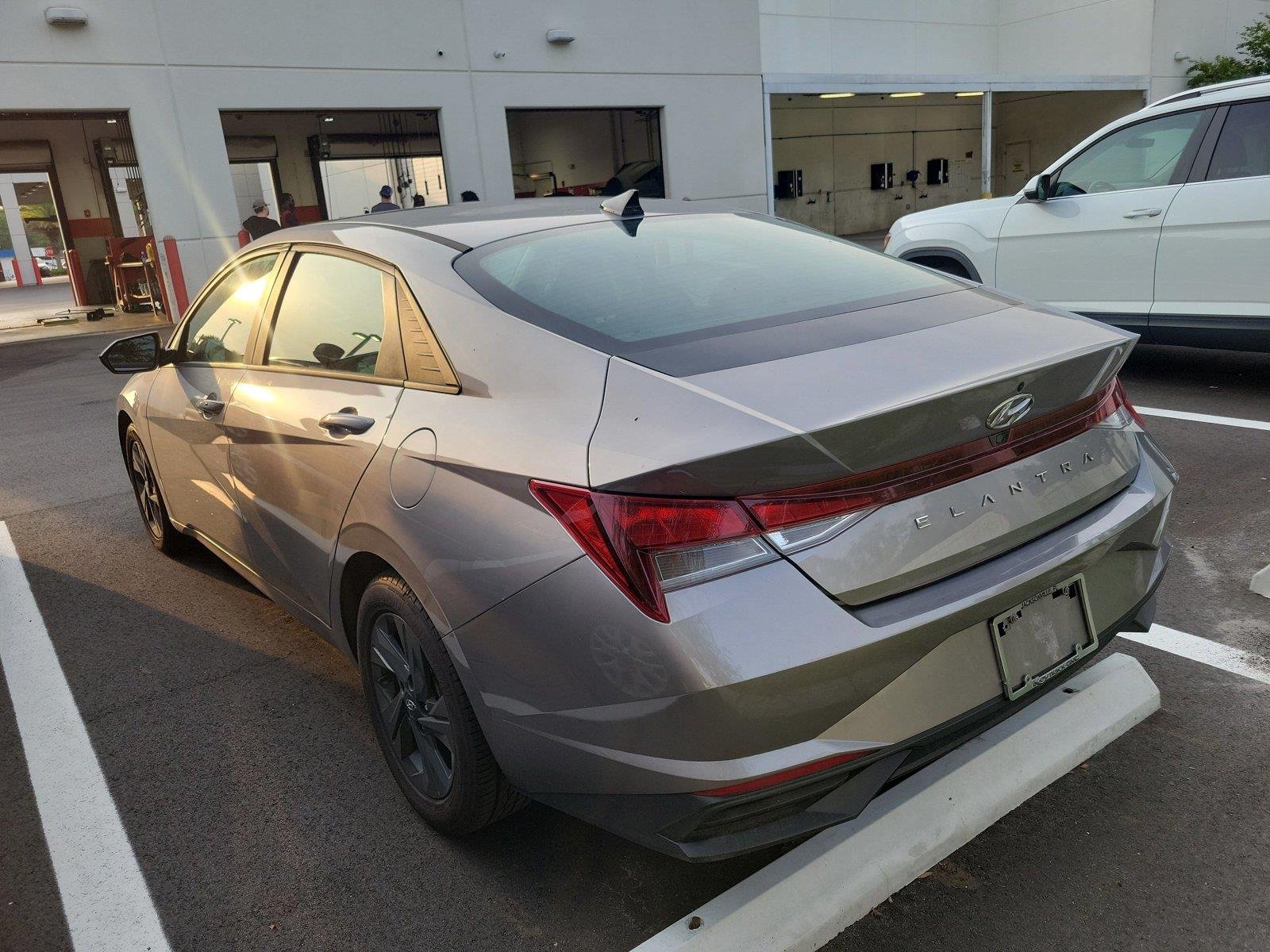 Used 2023 Fluid Metal Hyundai SEL image 2
