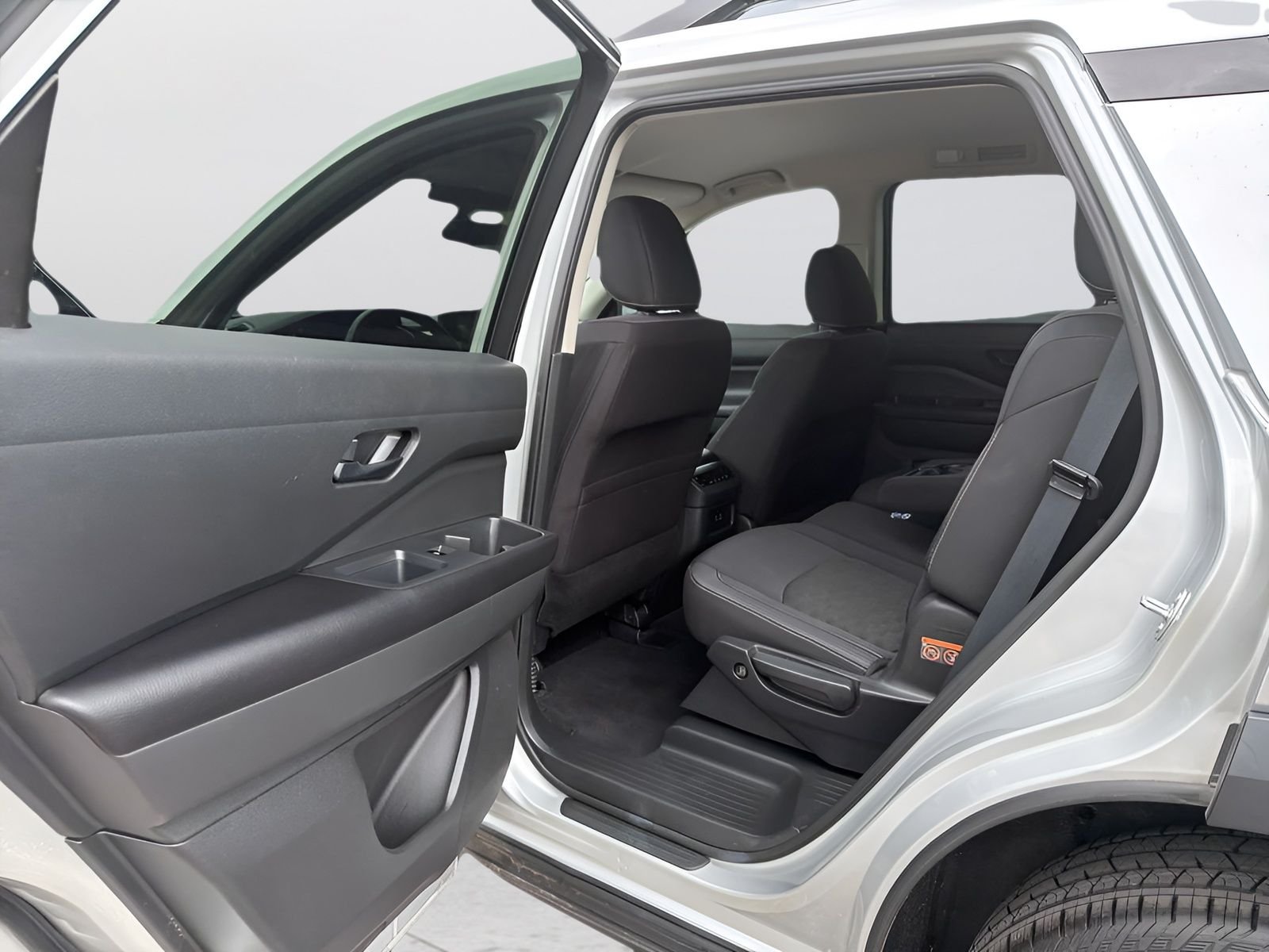 Used 2024 Silver Nissan SV image 18