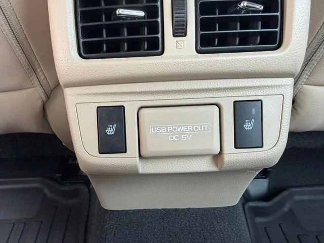 Used 2018 White Subaru 2.5i image 22