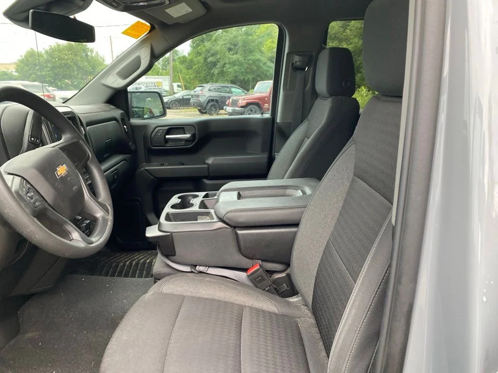 Used 2024 Gray Chevrolet Custom image 6
