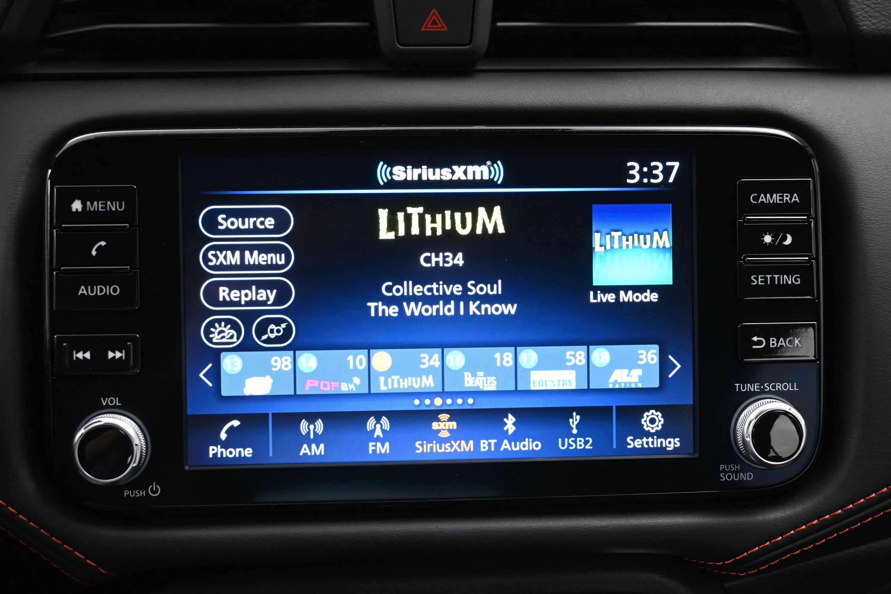 Certified Used 2025 Gray Sky Pearl Nissan SR image 15