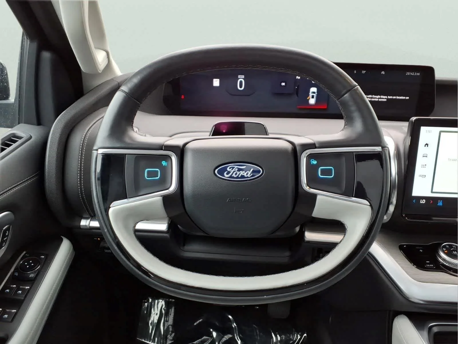 Used 2025 Stone Blue Metallic Ford Platinum image 19