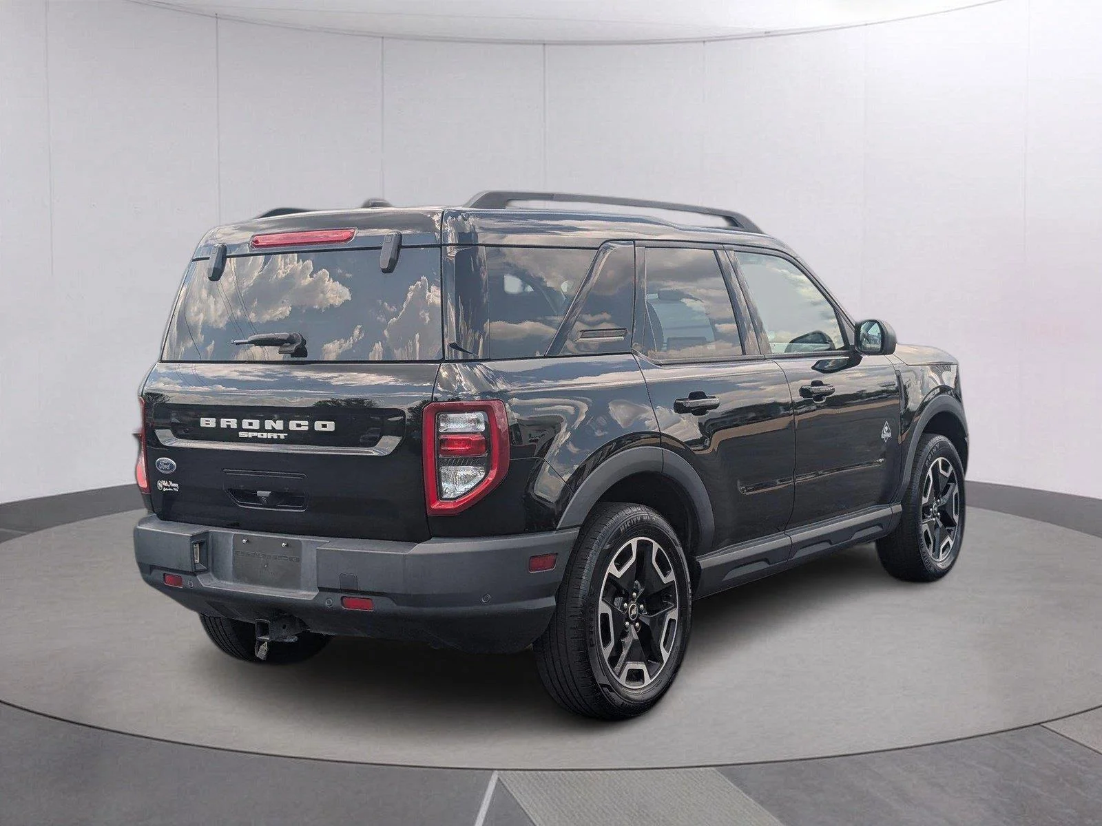 Used 2023 Shadow Black Ford Outer Banks image 6