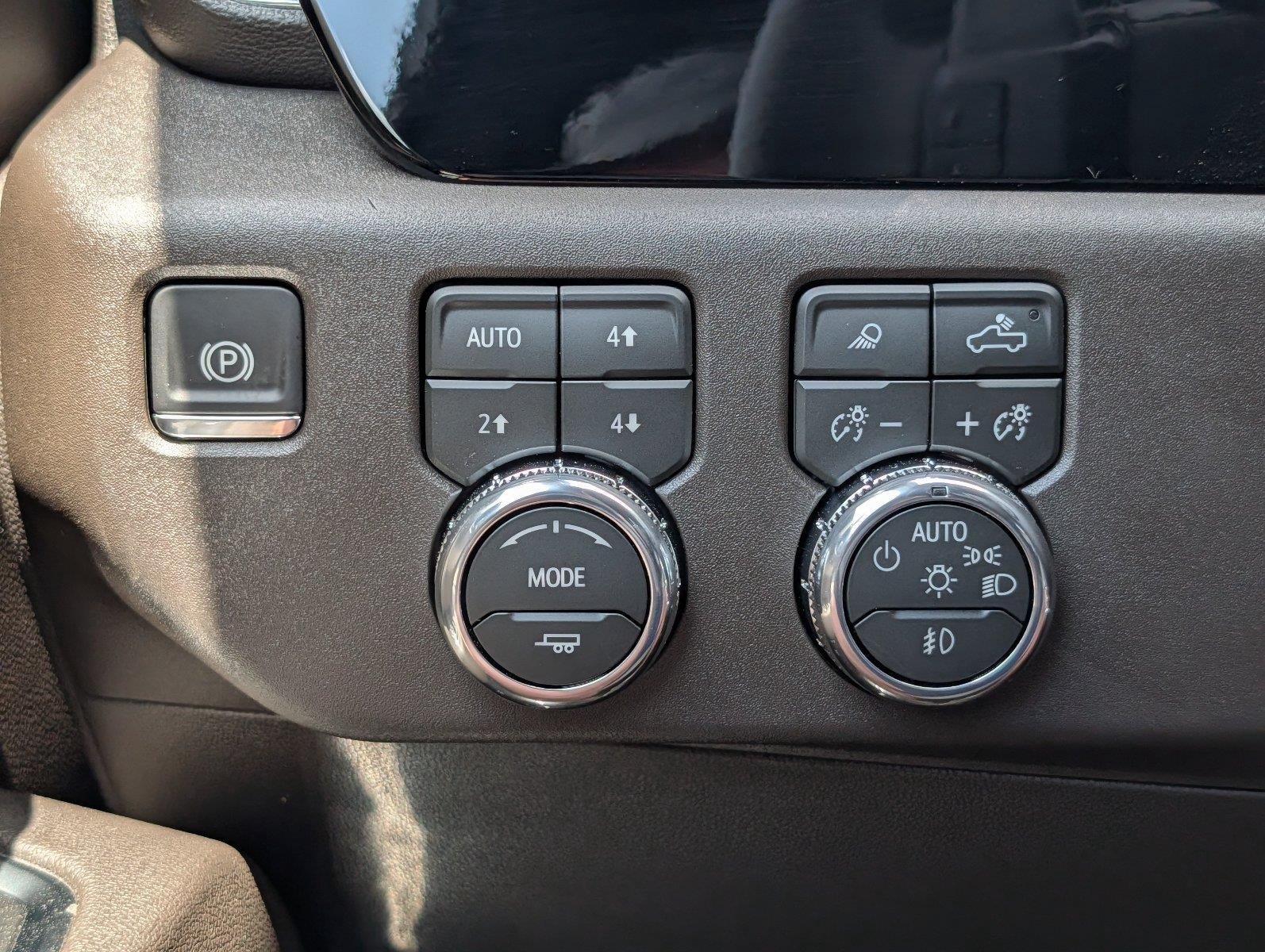 New 2026 Sterling Metallic GMC SLT image 28