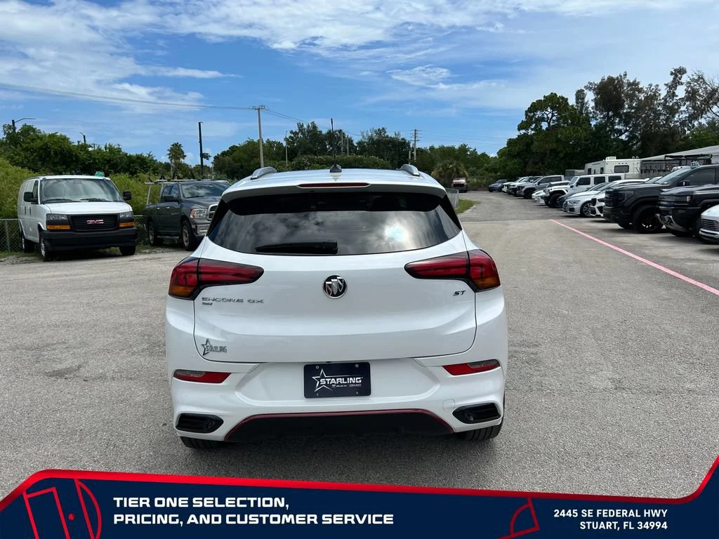 Used 2023 White Frost Tricoat Buick Select image 6