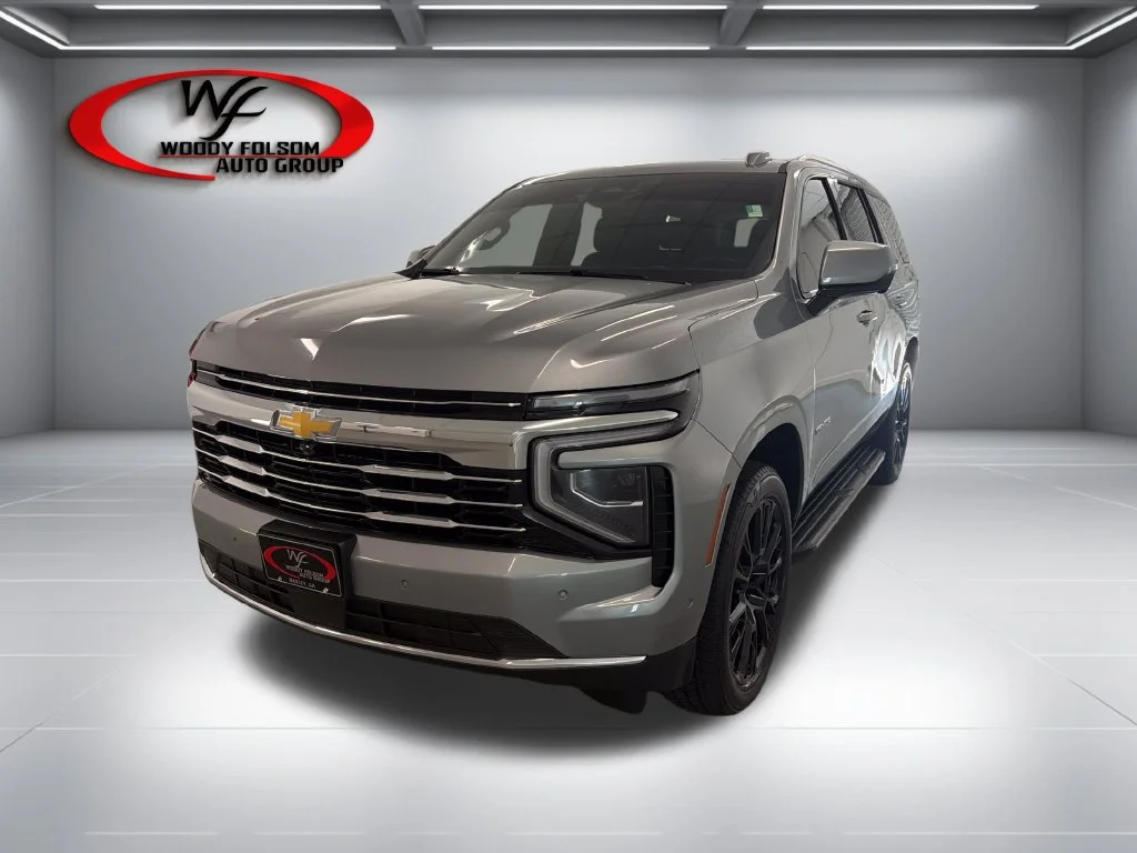 Used 2025 Sterling Gray Metallic Chevrolet LT image 3