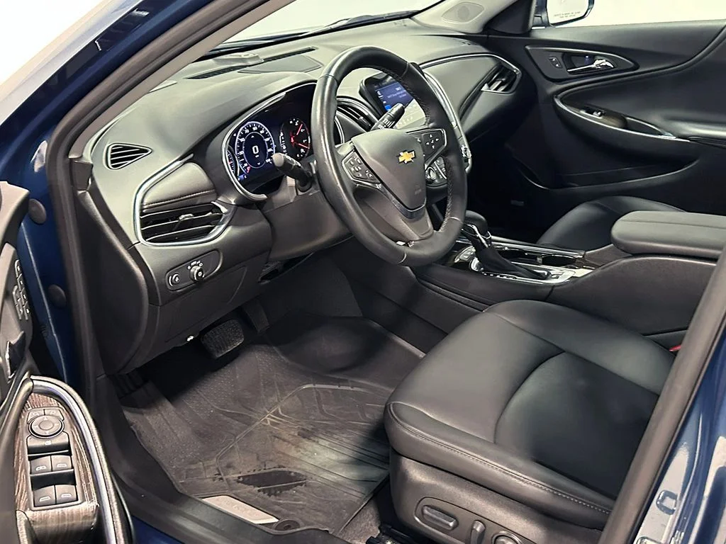 Used 2024 Blue Chevrolet LT image 18