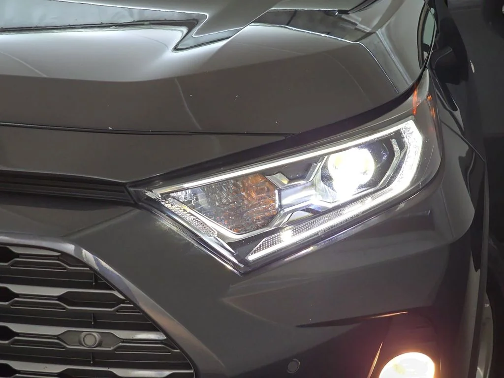 Used 2019 Gray Toyota Limited image 33