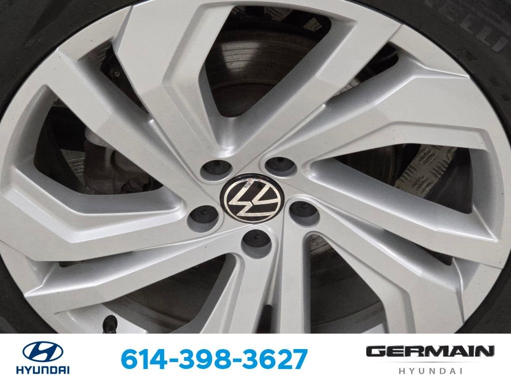 Used 2023 White Volkswagen 3.6L V6 SE w/Technology image 13
