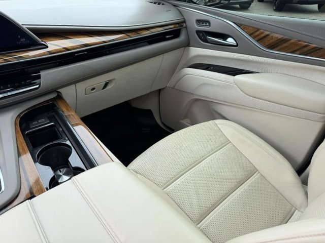 Used 2023 BLACK RAVEN Cadillac 4WD Premium Luxury Platinum image 18
