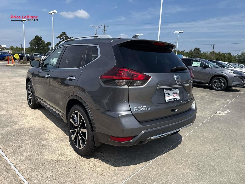 Used 2019 Gun Metallic Nissan SL image 5