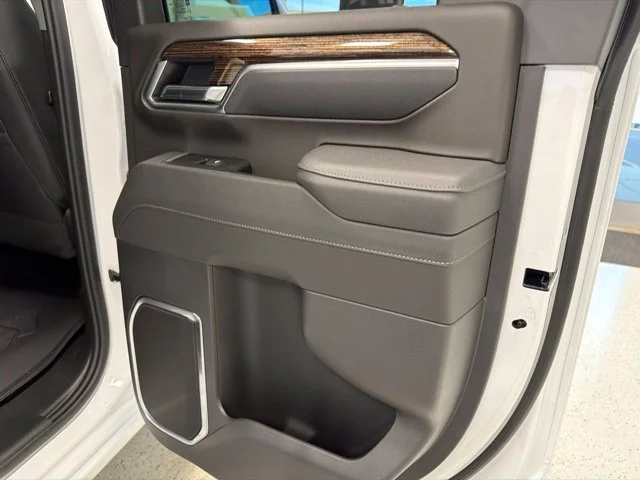 New 2026 Summit White GMC SLE image 45