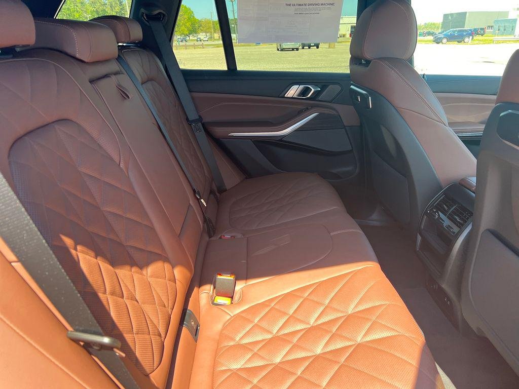 New 2026 Black Sapphire Metallic BMW xDrive50e image 23
