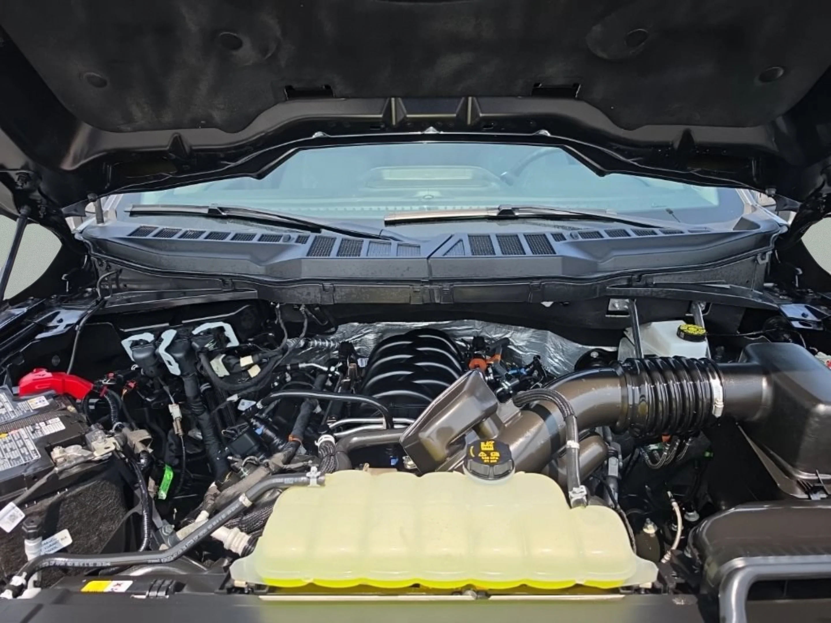 Used 2025 Gray Ford XLT image 9