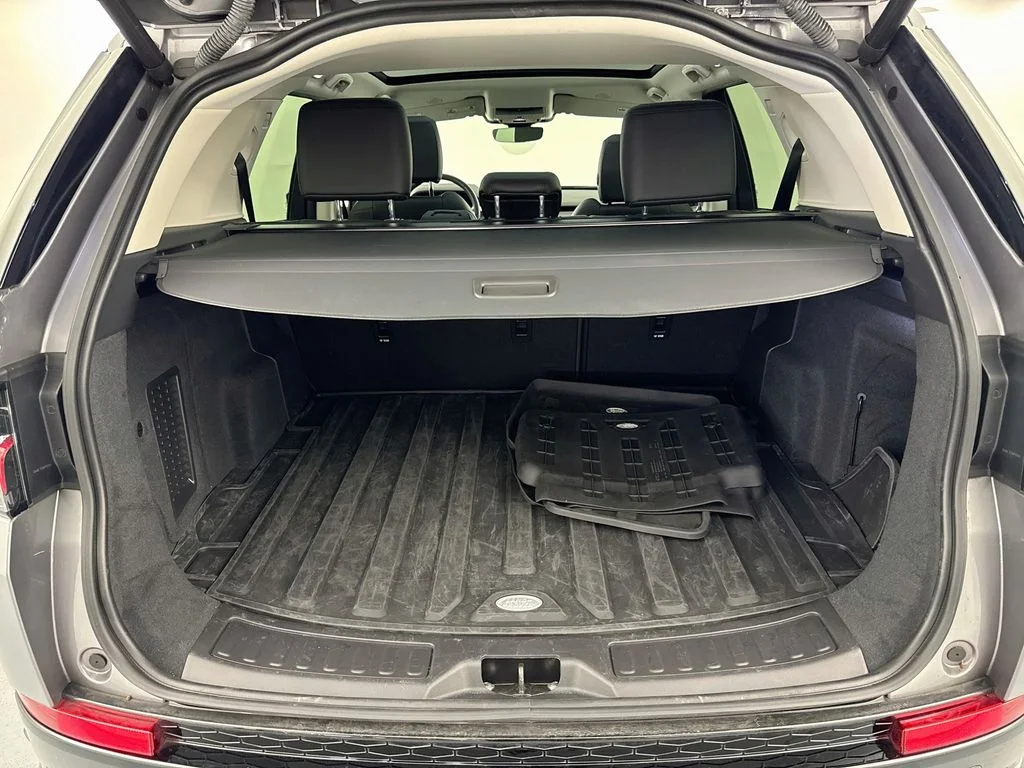 Used 2025 Gray Land Rover S image 27
