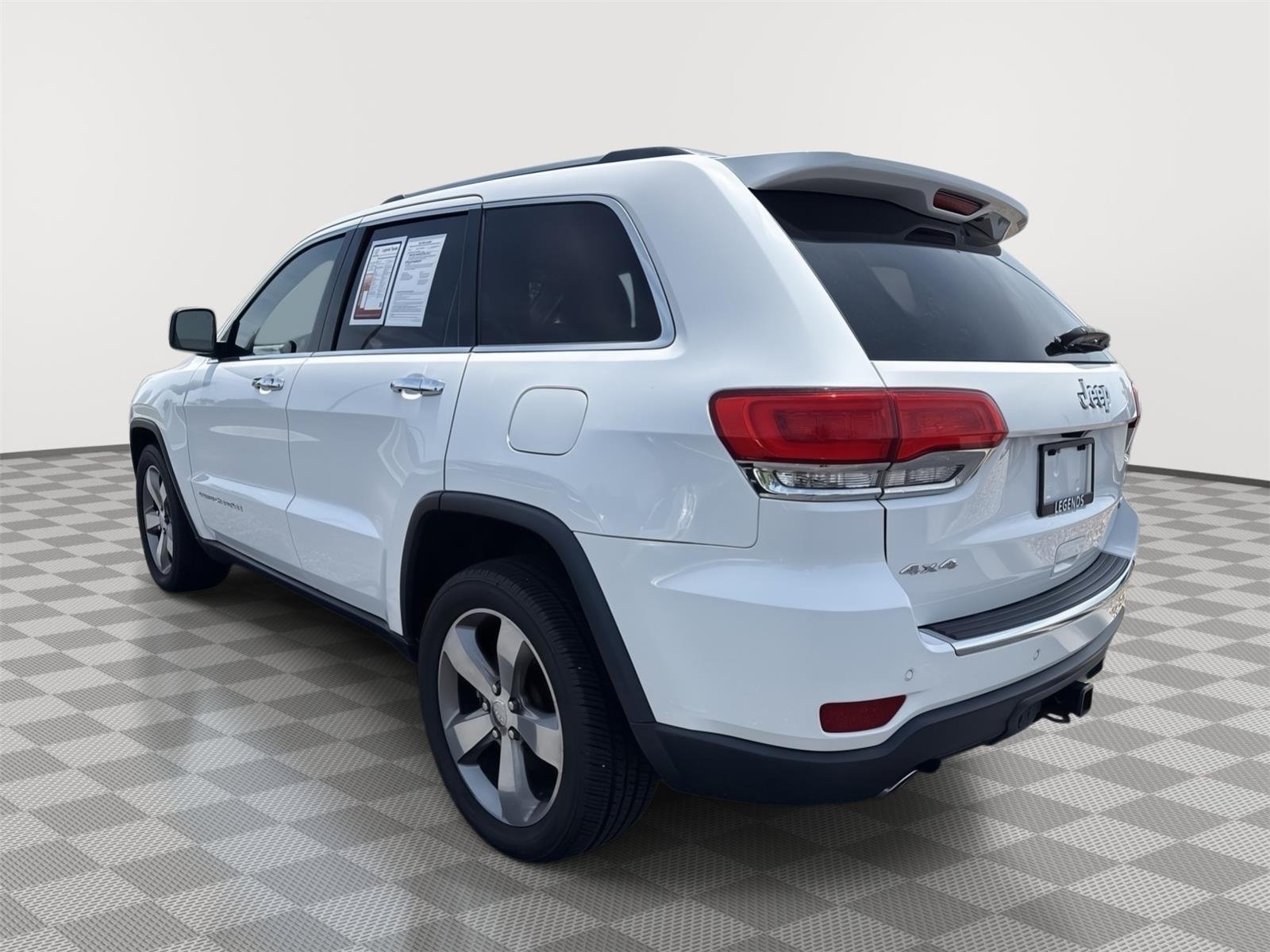 Used 2014 Bright White Clearcoat Jeep Limited image 9