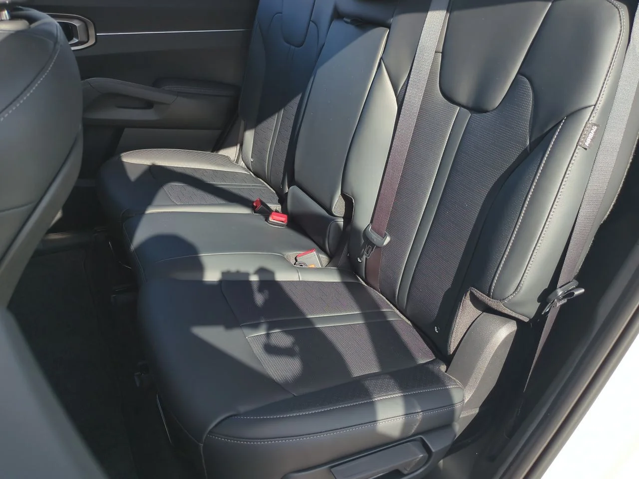 New 2026 Snow White Pearl Kia EX image 24