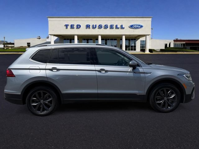 Certified Used 2023 Pyrite Silver Metallic Volkswagen 2.0T SE image 5