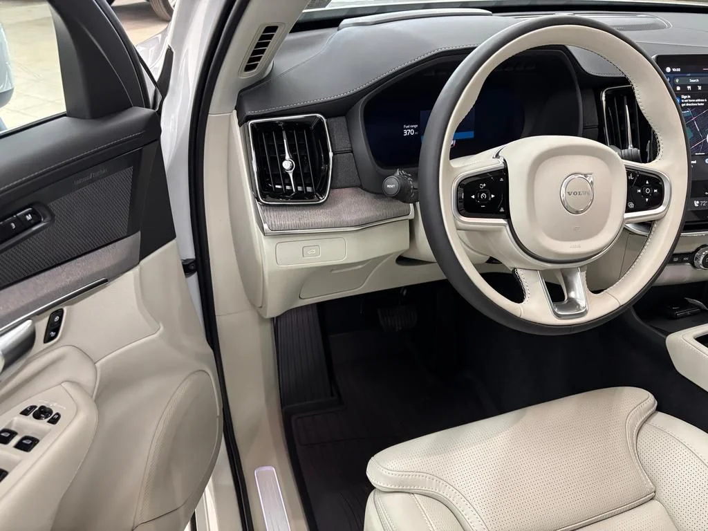 2026 Volvo XC90 Ultra - Photo 10