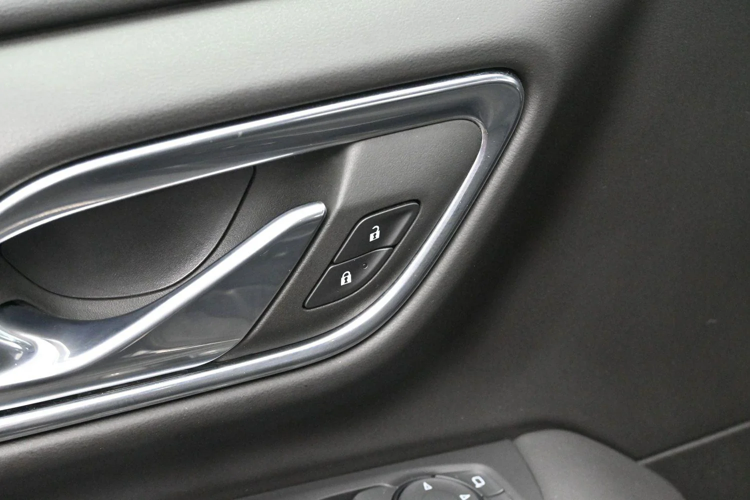 Used 2023 Onyx Black GMC SLE image 10