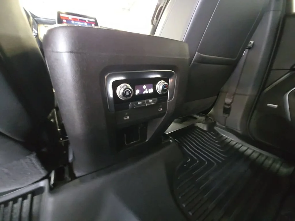 Used 2021 SATIN STEEL METALLIC GMC SLT image 26