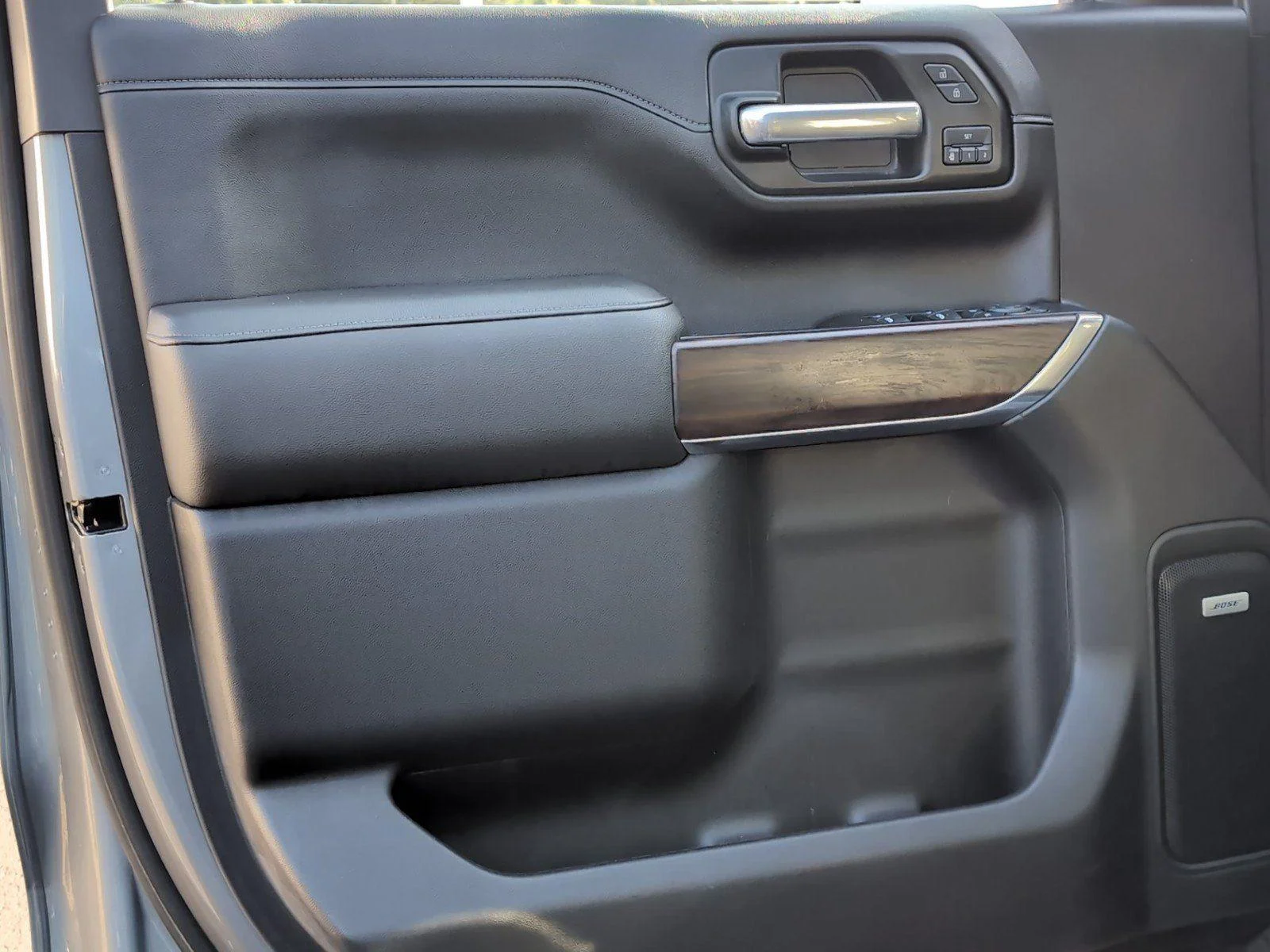 Used 2019 SATIN STEEL METALLIC GMC SLT image 16