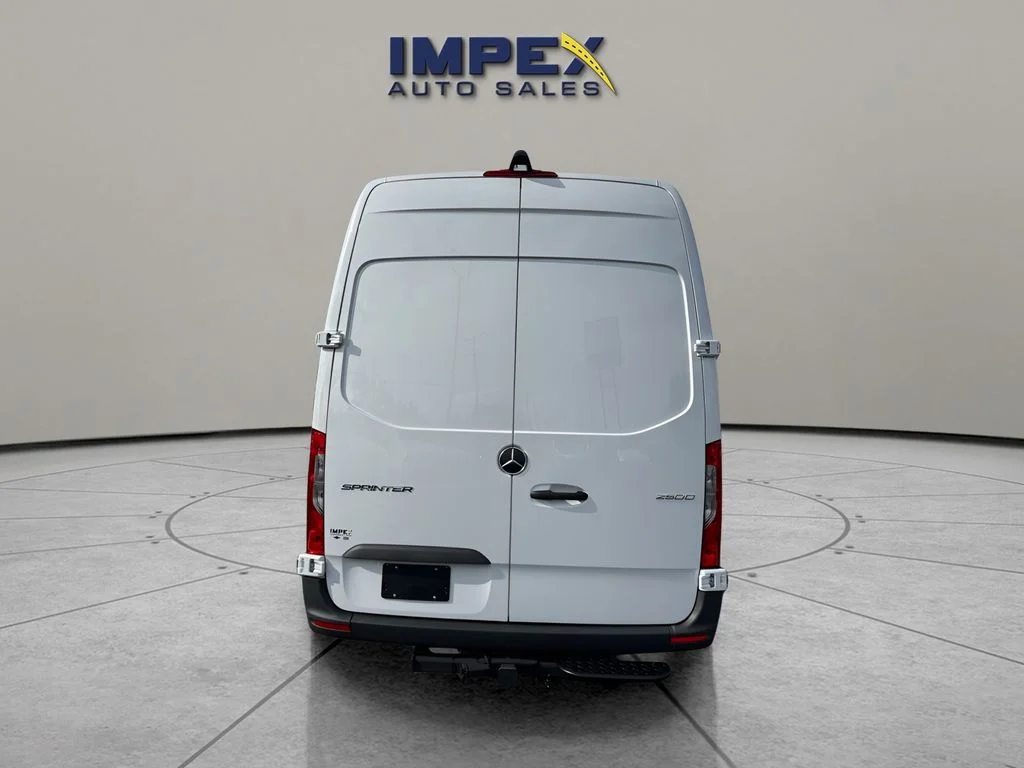 Used 2025 White Mercedes-Benz Cargo 170 WB image 3