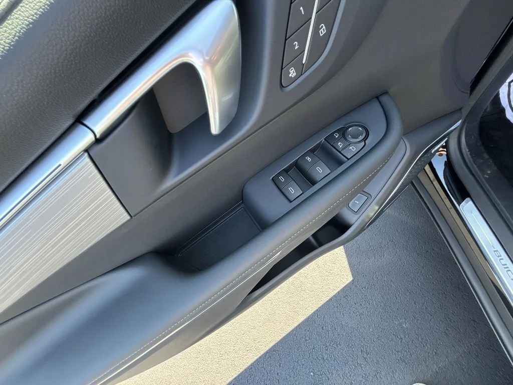 New 2026 Ebony Twilight Metallic Buick Preferred image 19