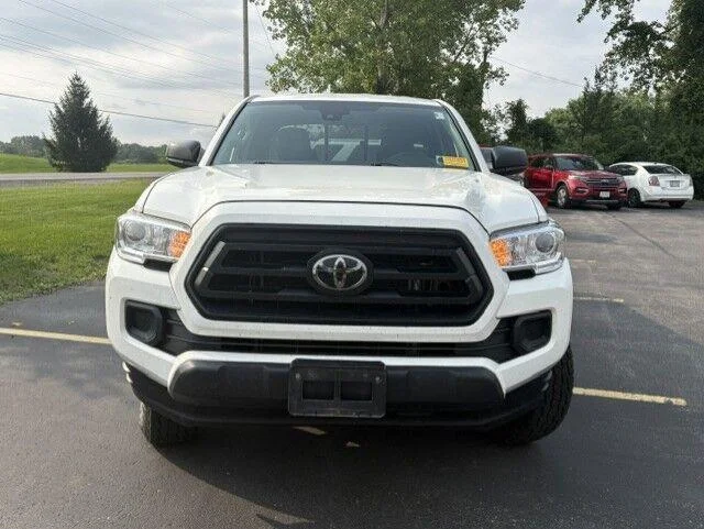 Used 2020 Super White Toyota SR V6 image 4